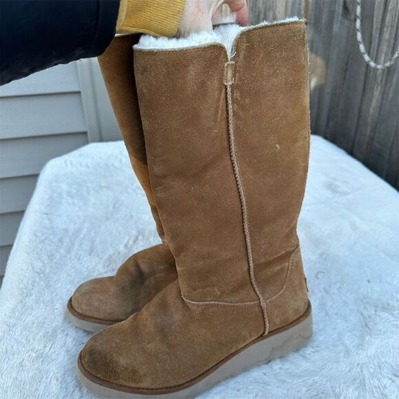 Koolaburra by UGG Women's Brown Shearling Tall Boots Wedge Heel Size 8 - Picture 2 of 9